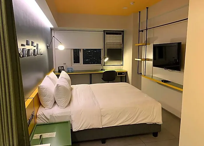 Lyf Malate 3* Manila